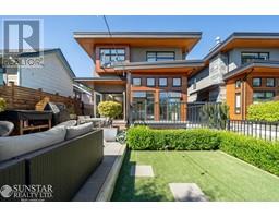 252 19 EAST STREET, North Vancouver