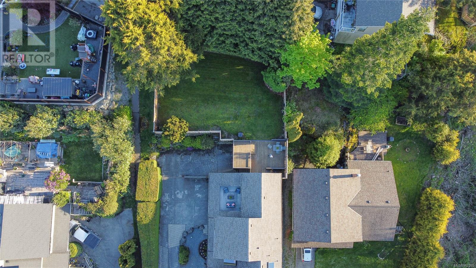  645 Cairndale Road, Colwood