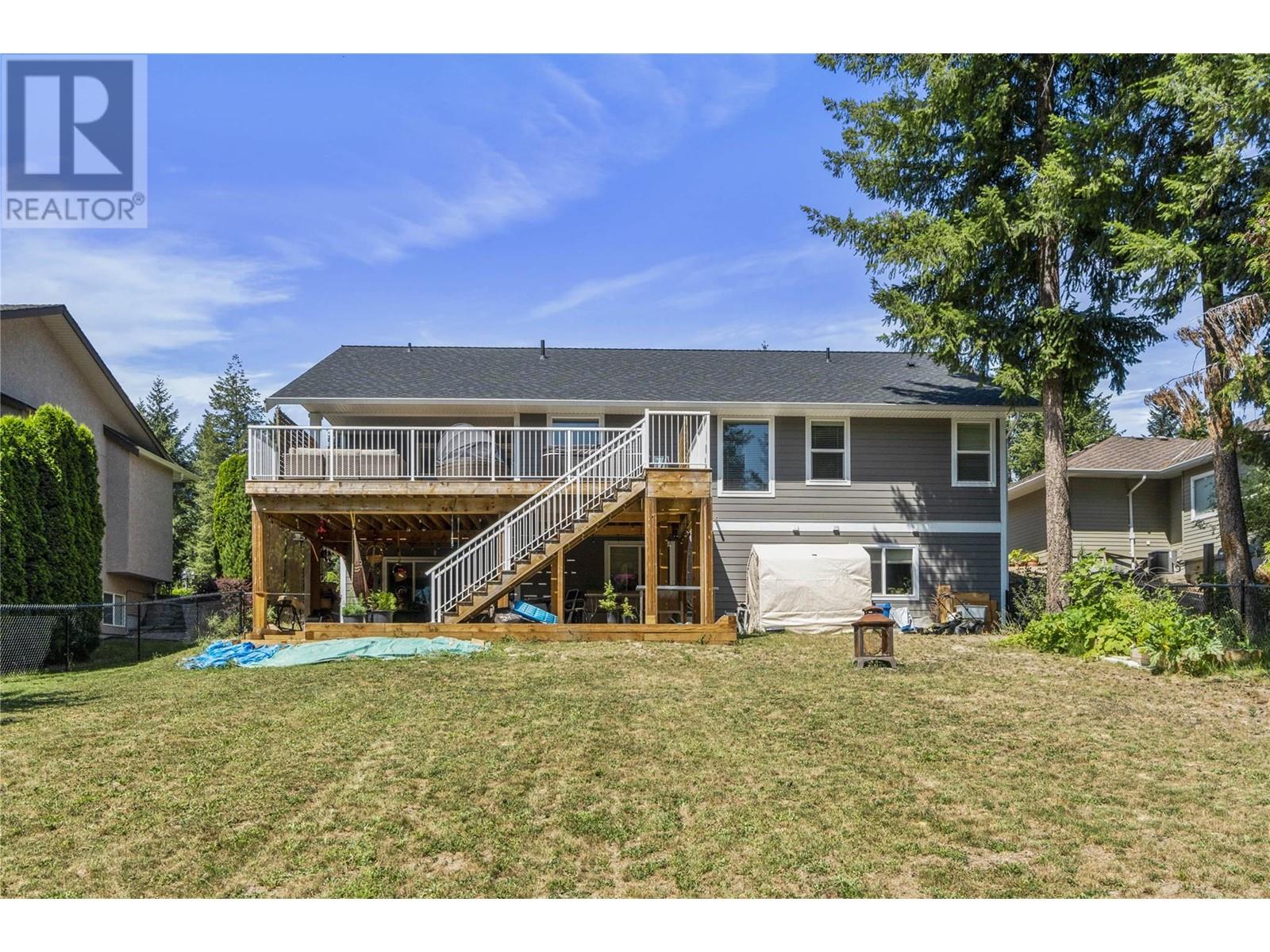  2745 Golf Course Drive, Blind Bay