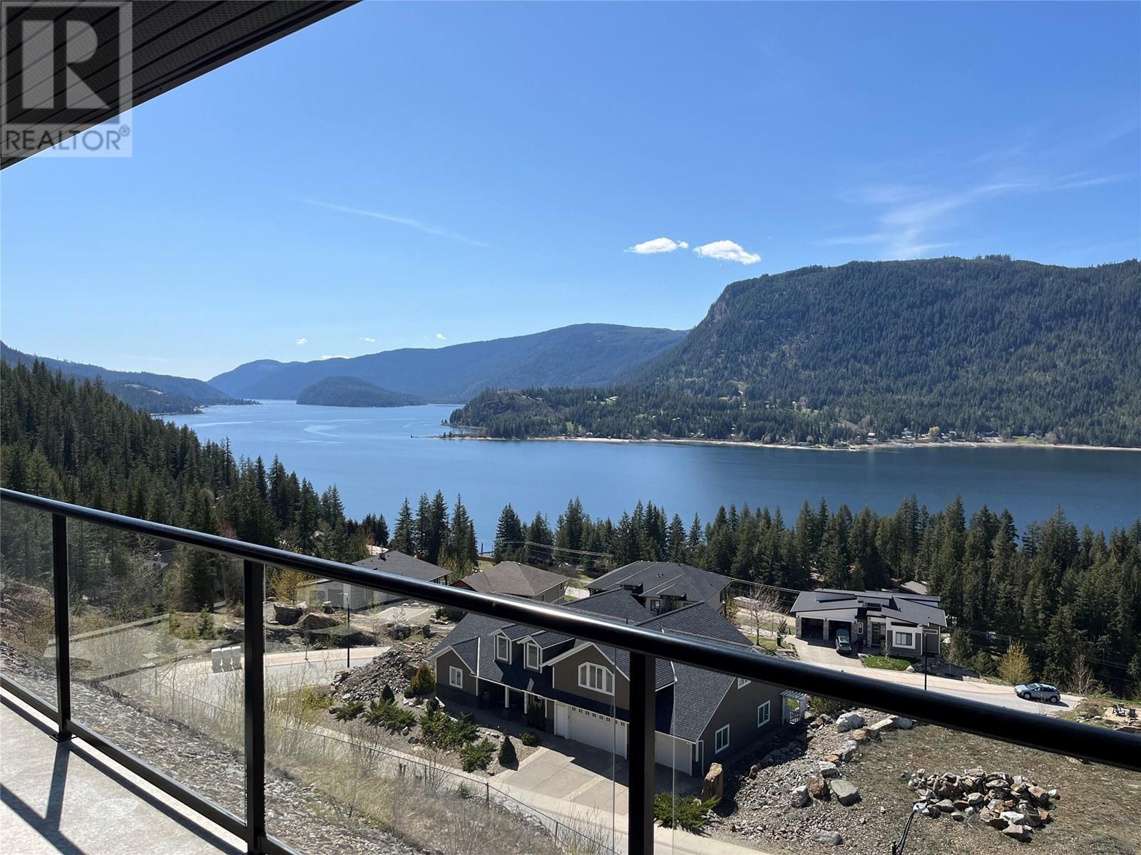  218 Sunset Drive, Sicamous