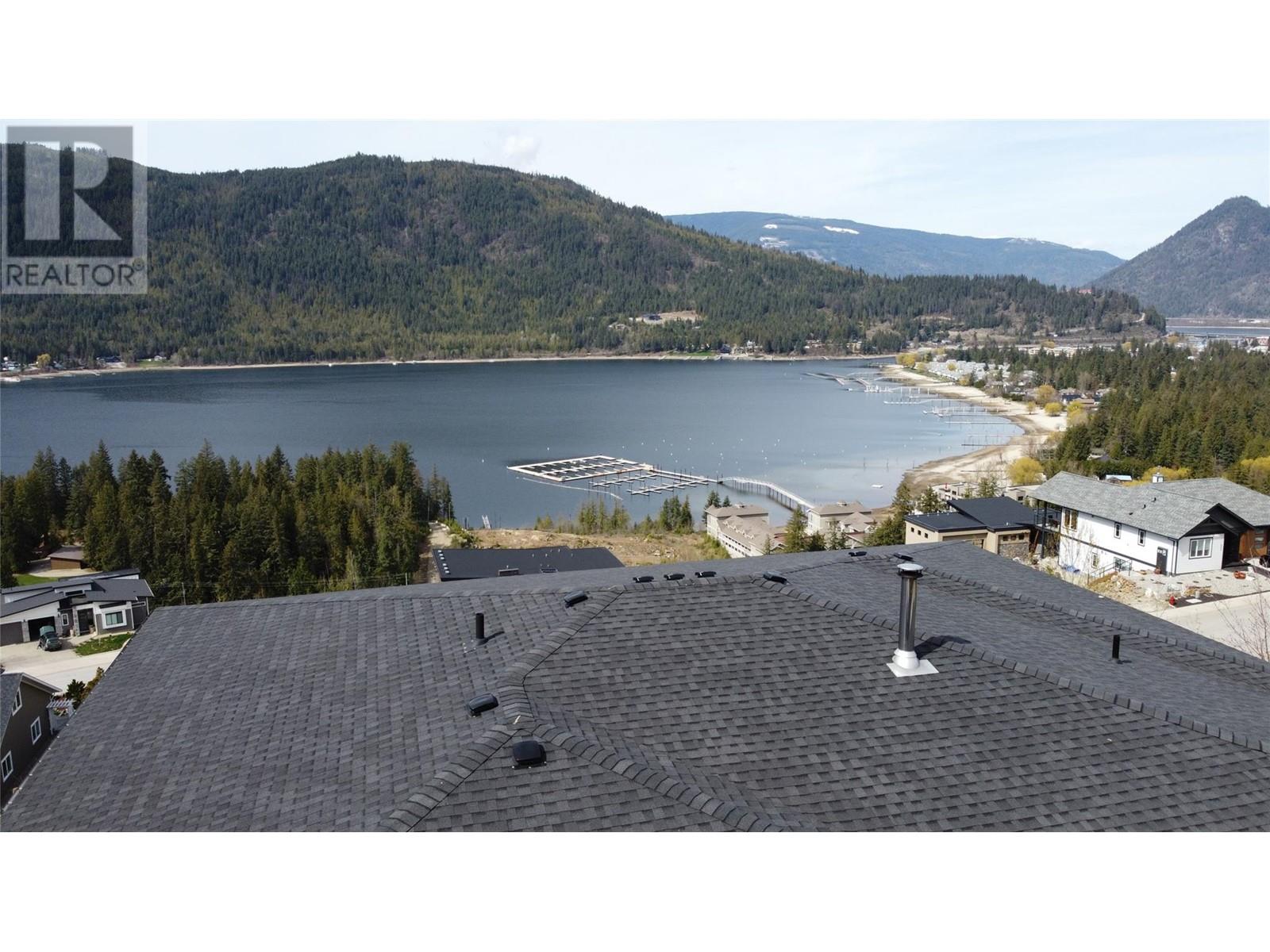  218 Sunset Drive, Sicamous