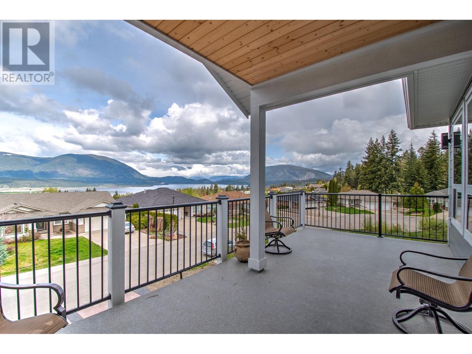  760 16 Street Southeast, Salmon Arm