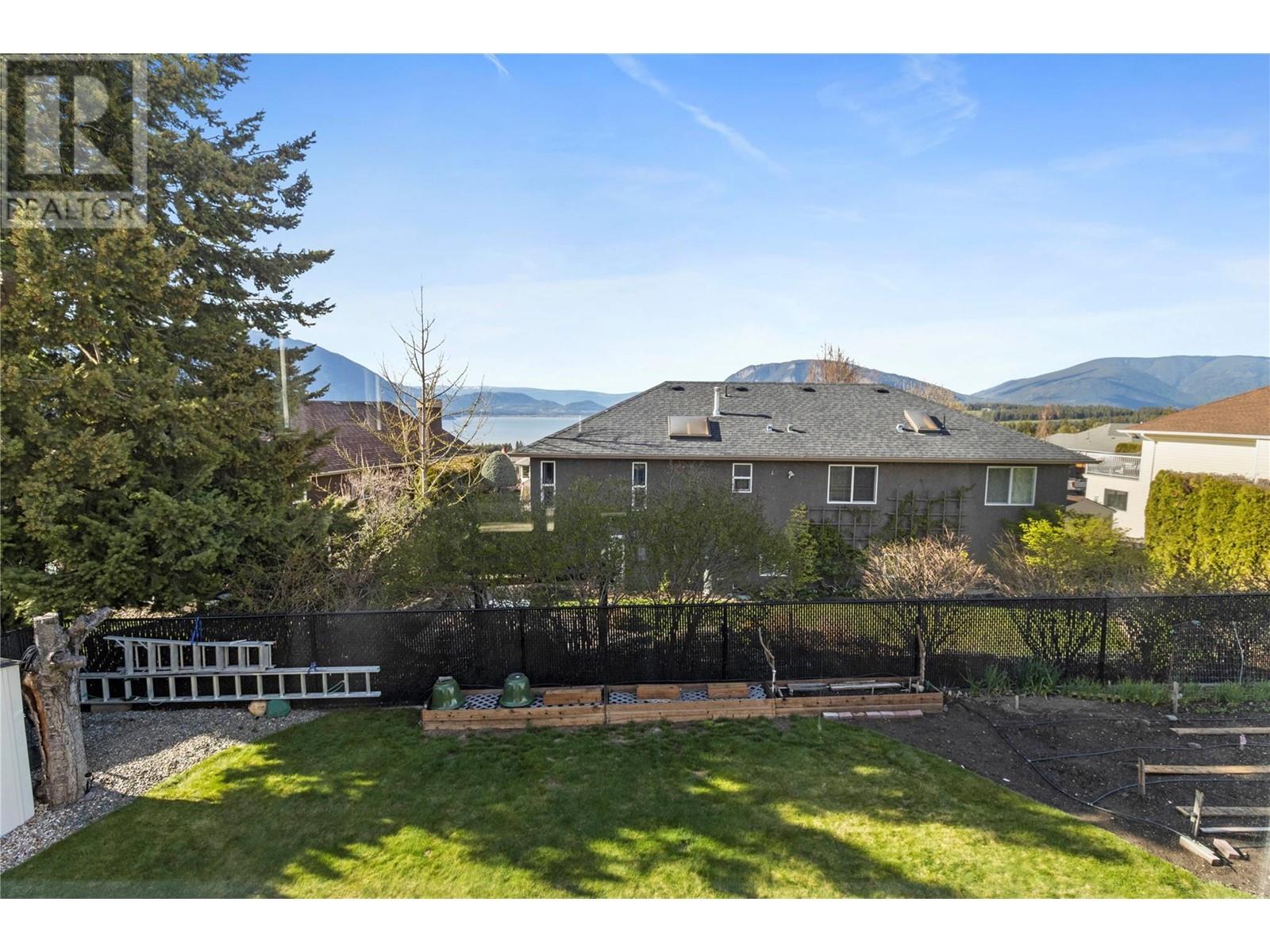  2407 4B Avenue Southeast, Salmon Arm