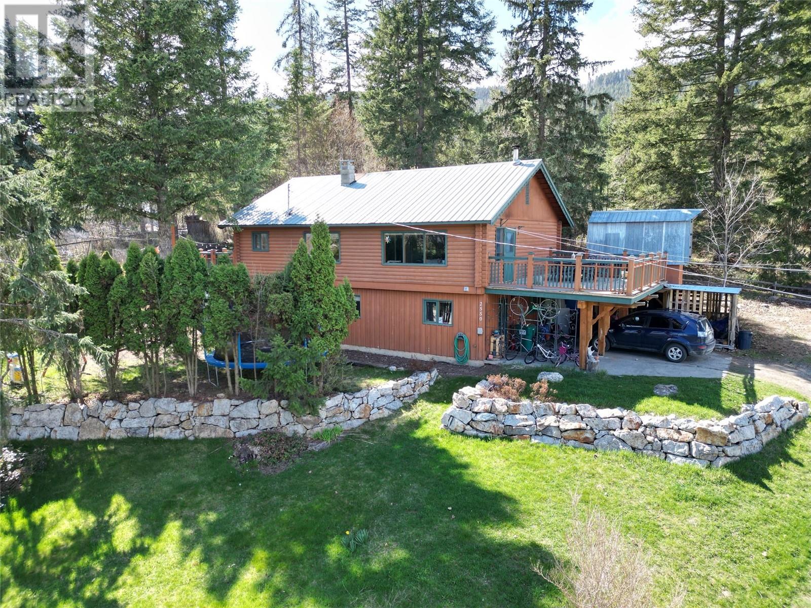  2550 Shuswap Avenue, Lumby