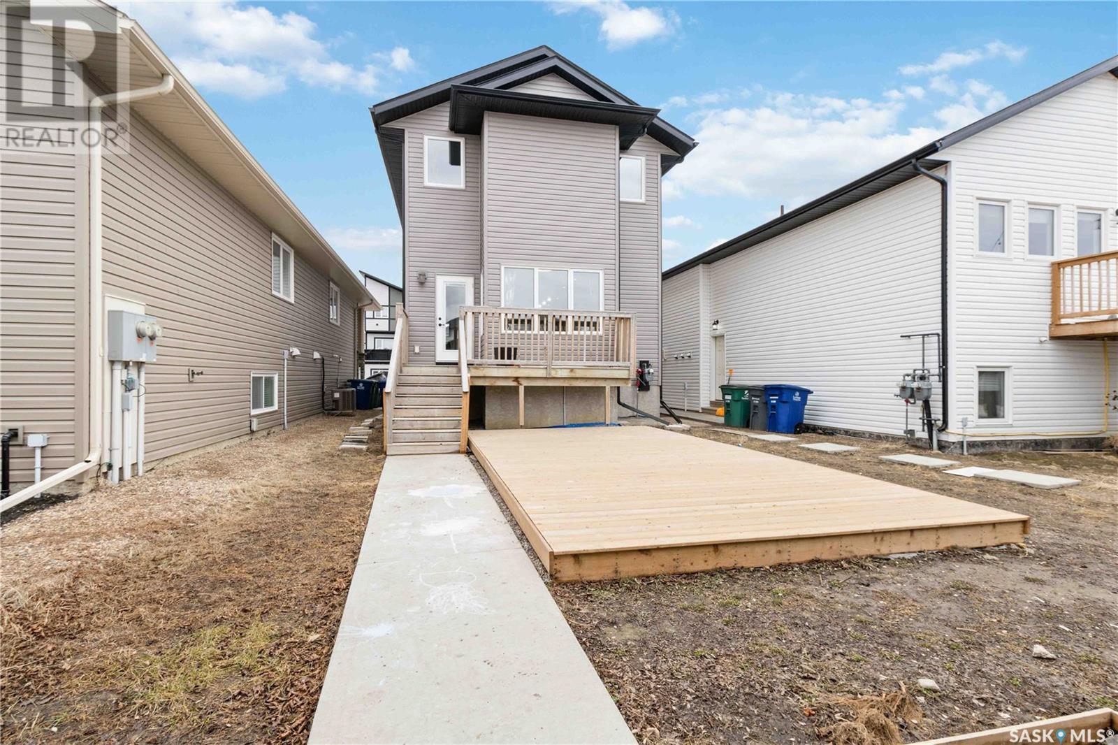 Single Family House 2 Level for Sale in  Marlatte CRESCENT Saskatoon 