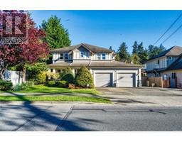 817 Rogers Ave, Saanich