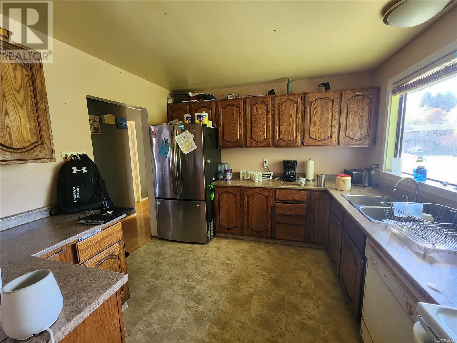 Photo 8 of 7785 Numas Pl, Port Hardy BC