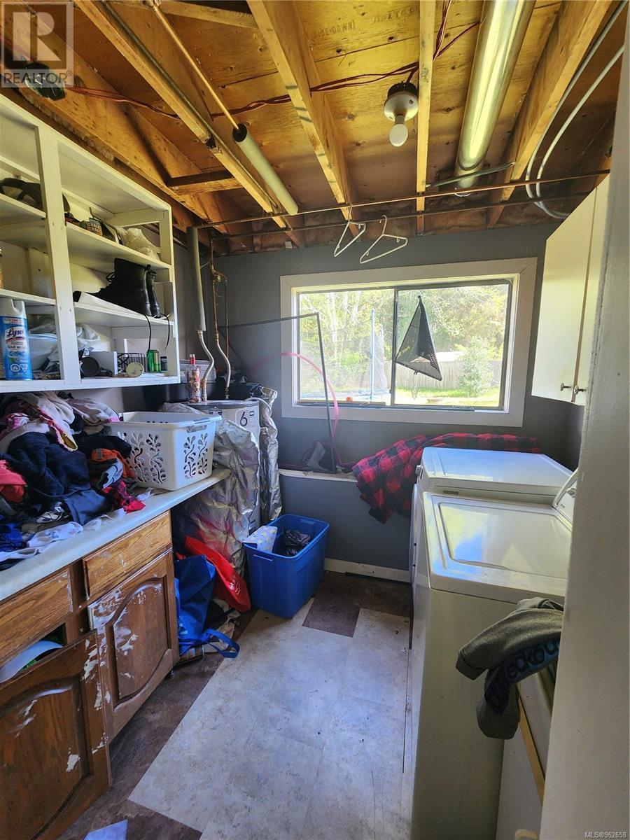 Photo 9 of 7785 Numas Pl, Port Hardy BC