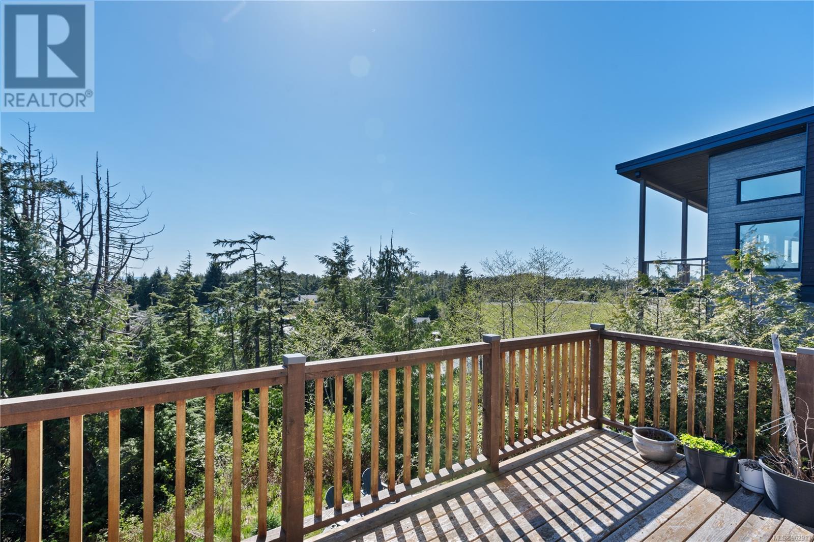 1992 Athlone Rd, Ucluelet