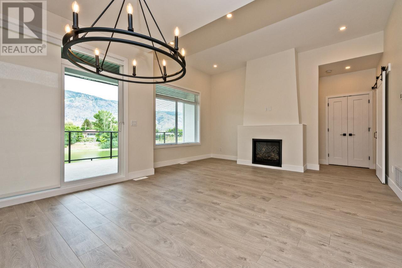 2 8000 VEDETTE Drive, Osoyoos