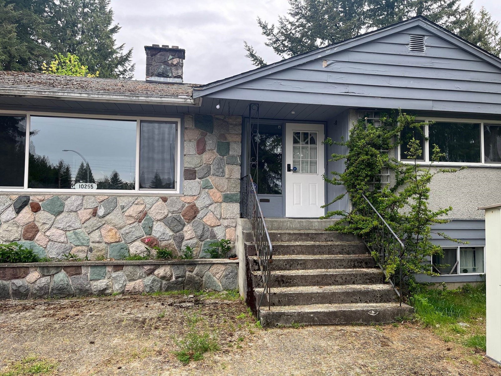 Photo 4 of 10255 146 Street, Surrey BC