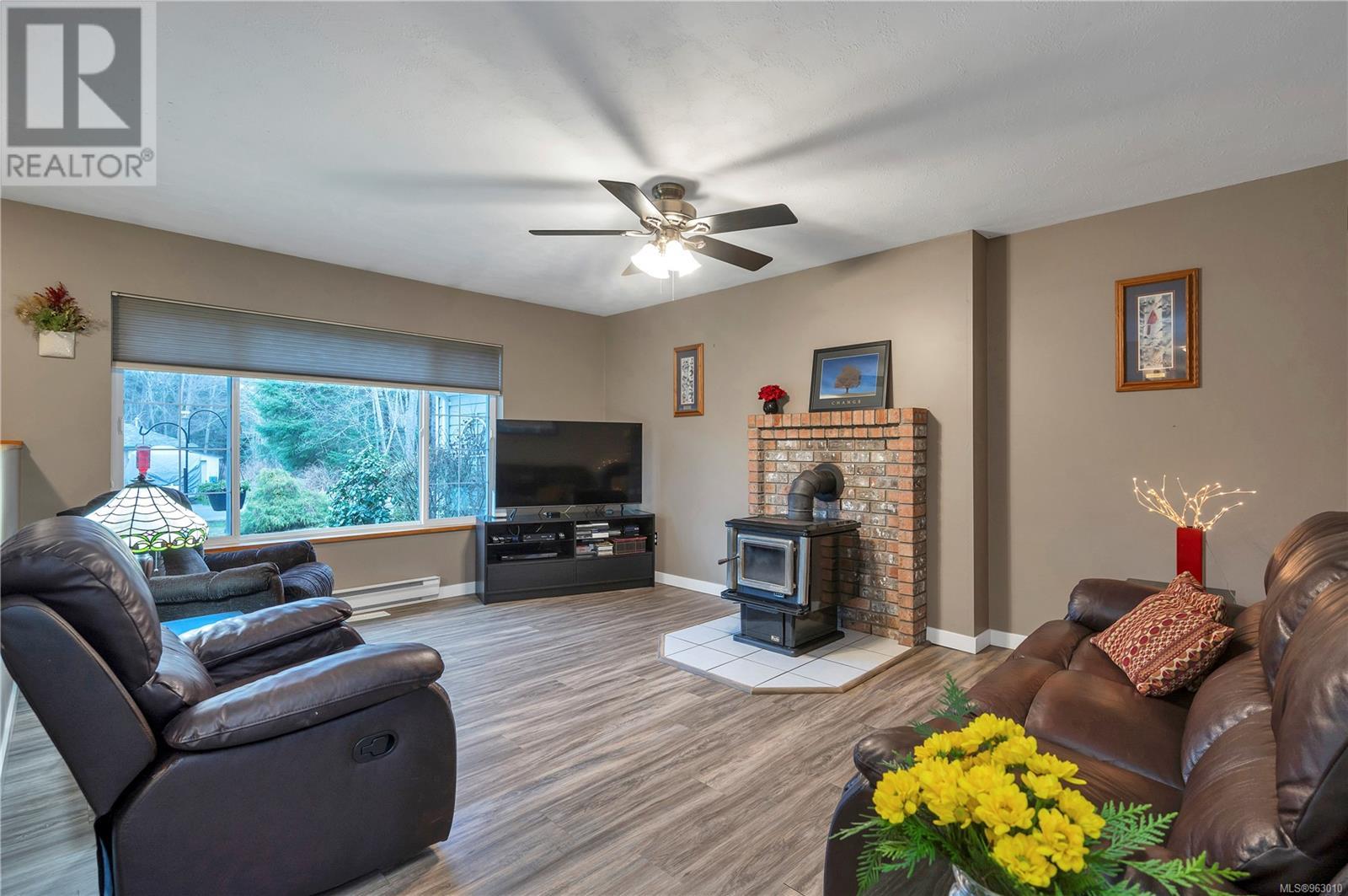 4199 Enquist Rd, Campbell River