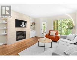 205 1144 STRATHAVEN DRIVE, North Vancouver
