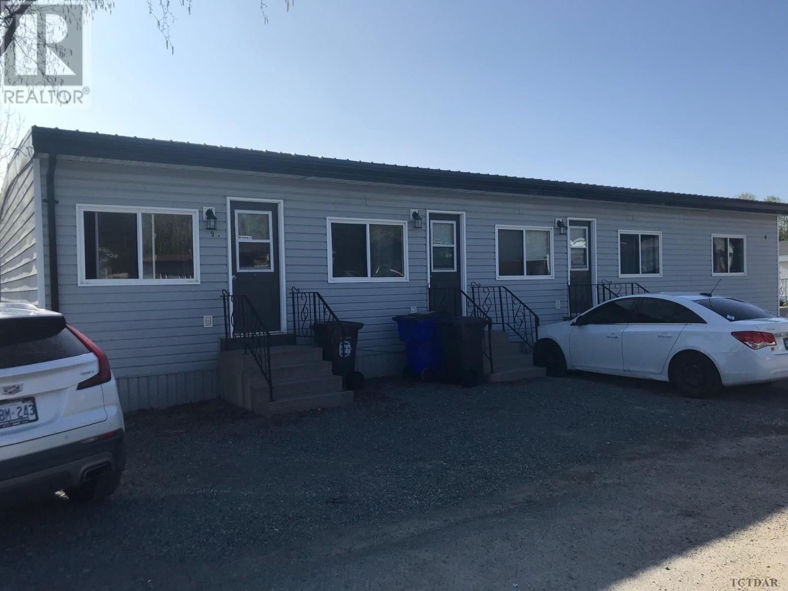 Townhouse For Sale | 9 Bogey Dr | Timmins | P4N8R7