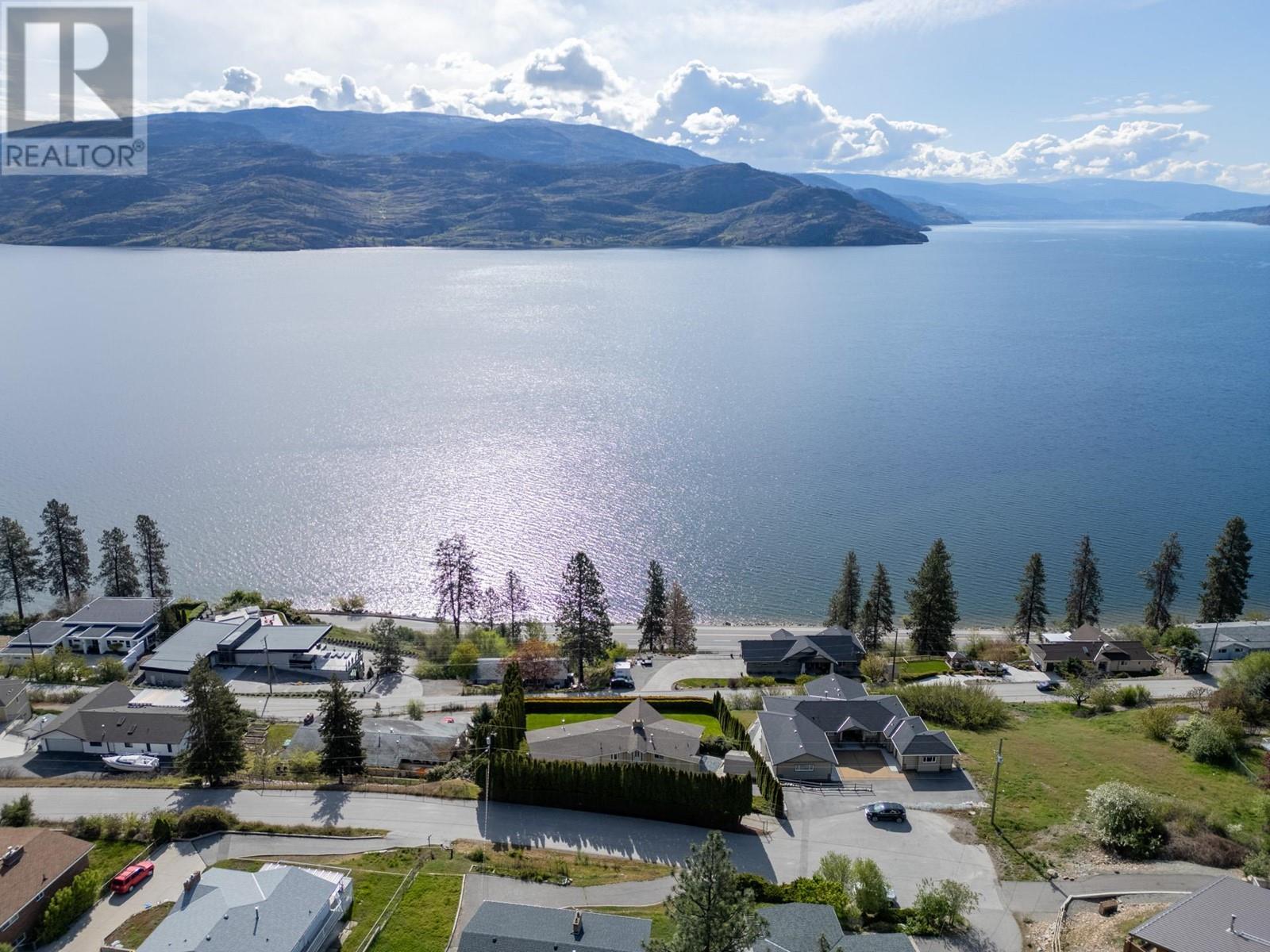  6363 Topham Place, Peachland