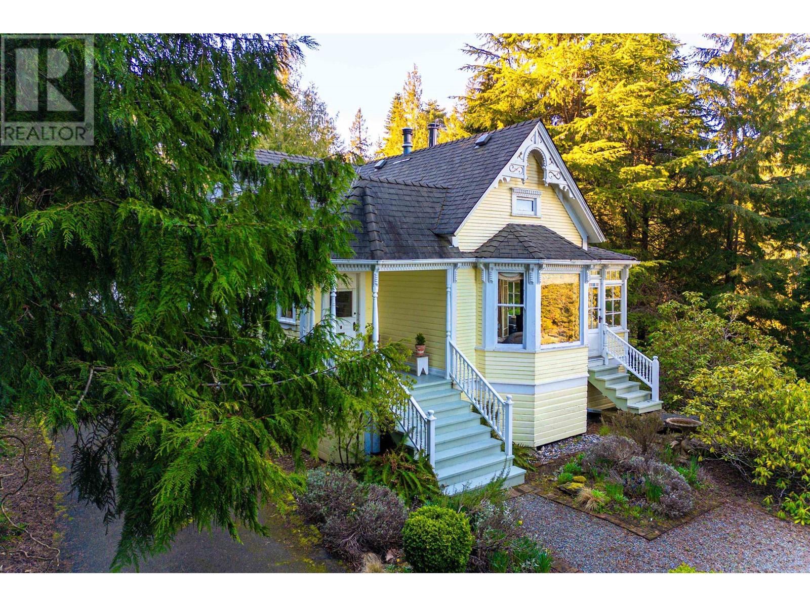 601 Bell Bay Road, Mayne Island