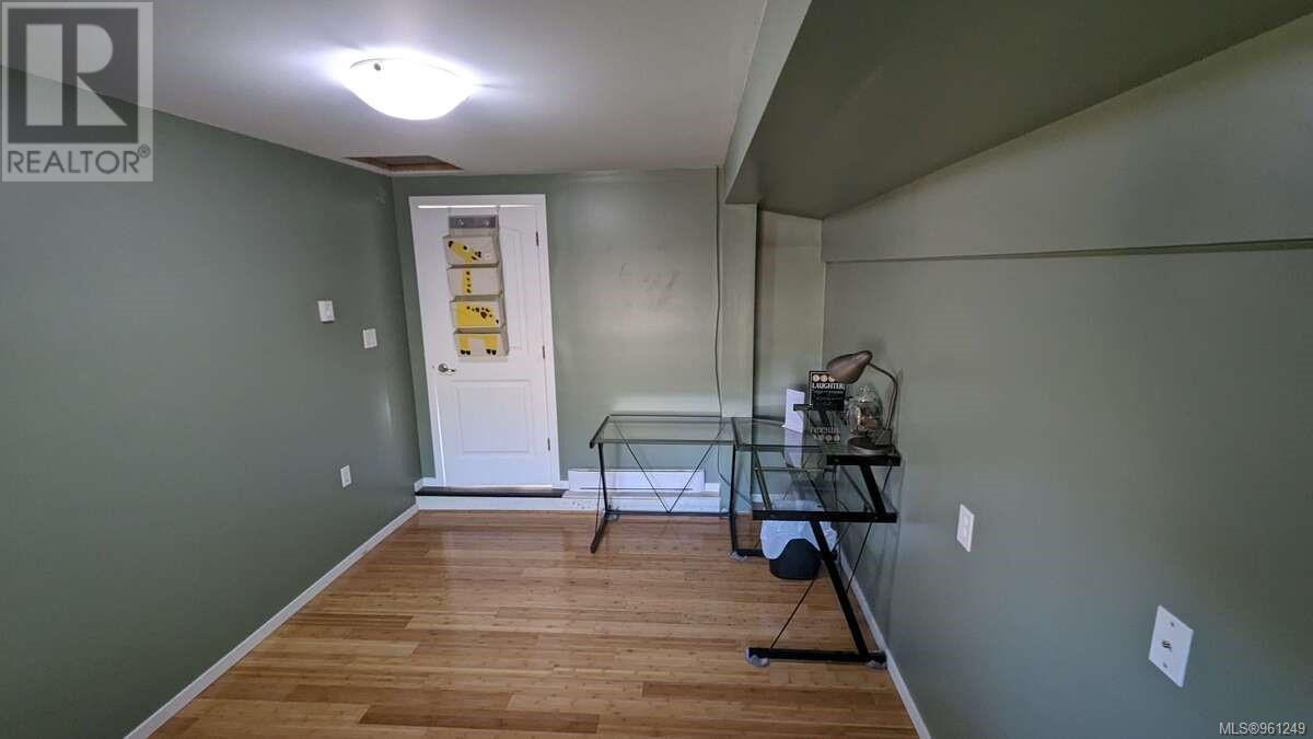 1911 19th Ave, Campbell River real estate listing 961249