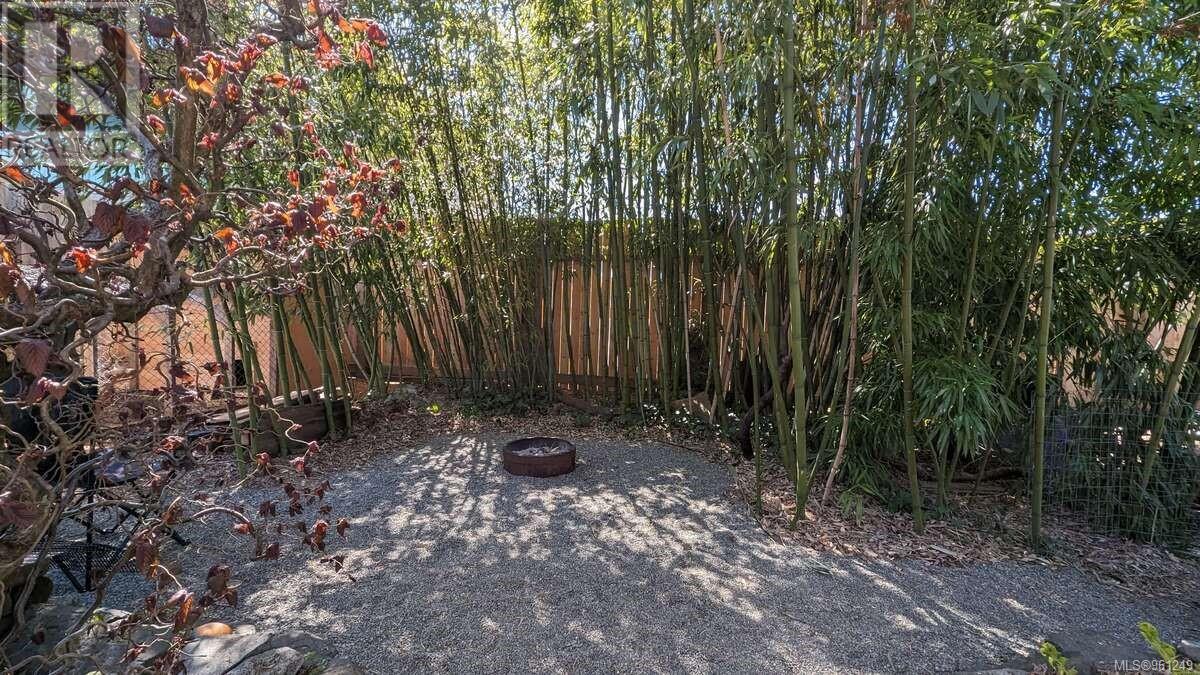 1911 19th Ave, Campbell River real estate listing 961249