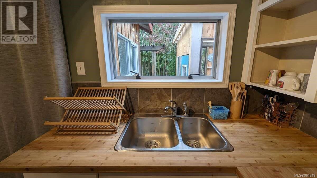 1911 19th Ave, Campbell River real estate listing 961249