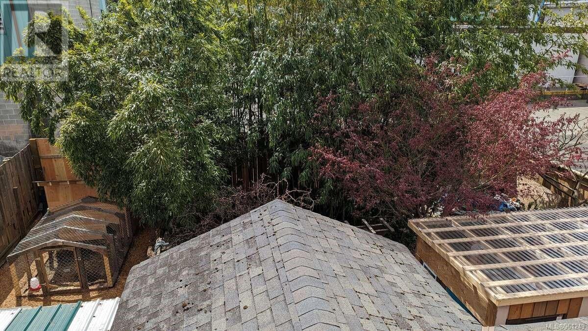 1911 19th Ave, Campbell River real estate listing 961249