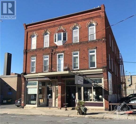 Commercial For Rent | 8 Chambers Street | Smiths Falls | K7A2Y1