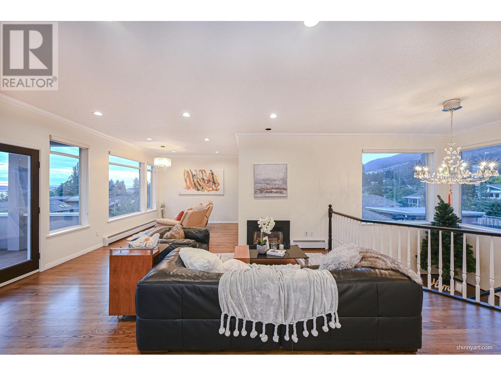 1159 INGLEWOOD AVENUE, West Vancouver