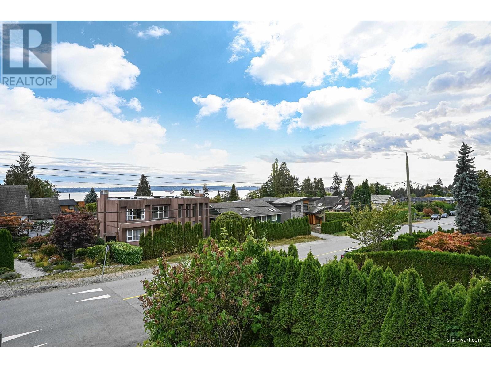 1159 INGLEWOOD AVENUE, West Vancouver
