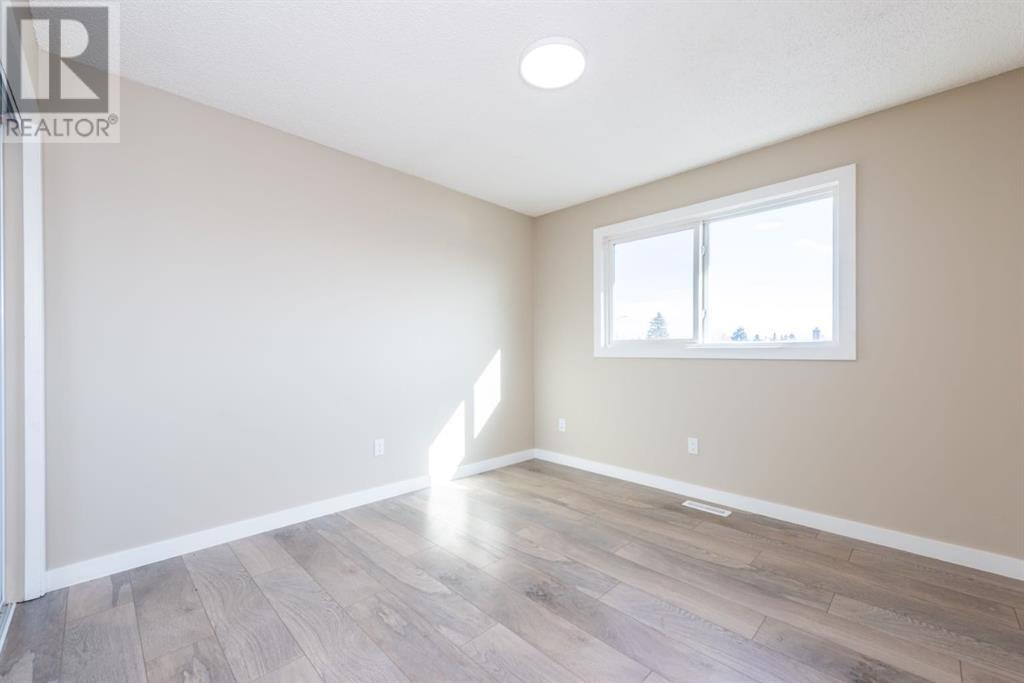Single Family House for Sale in  whitworth Way NE Whitehorn Calgary 