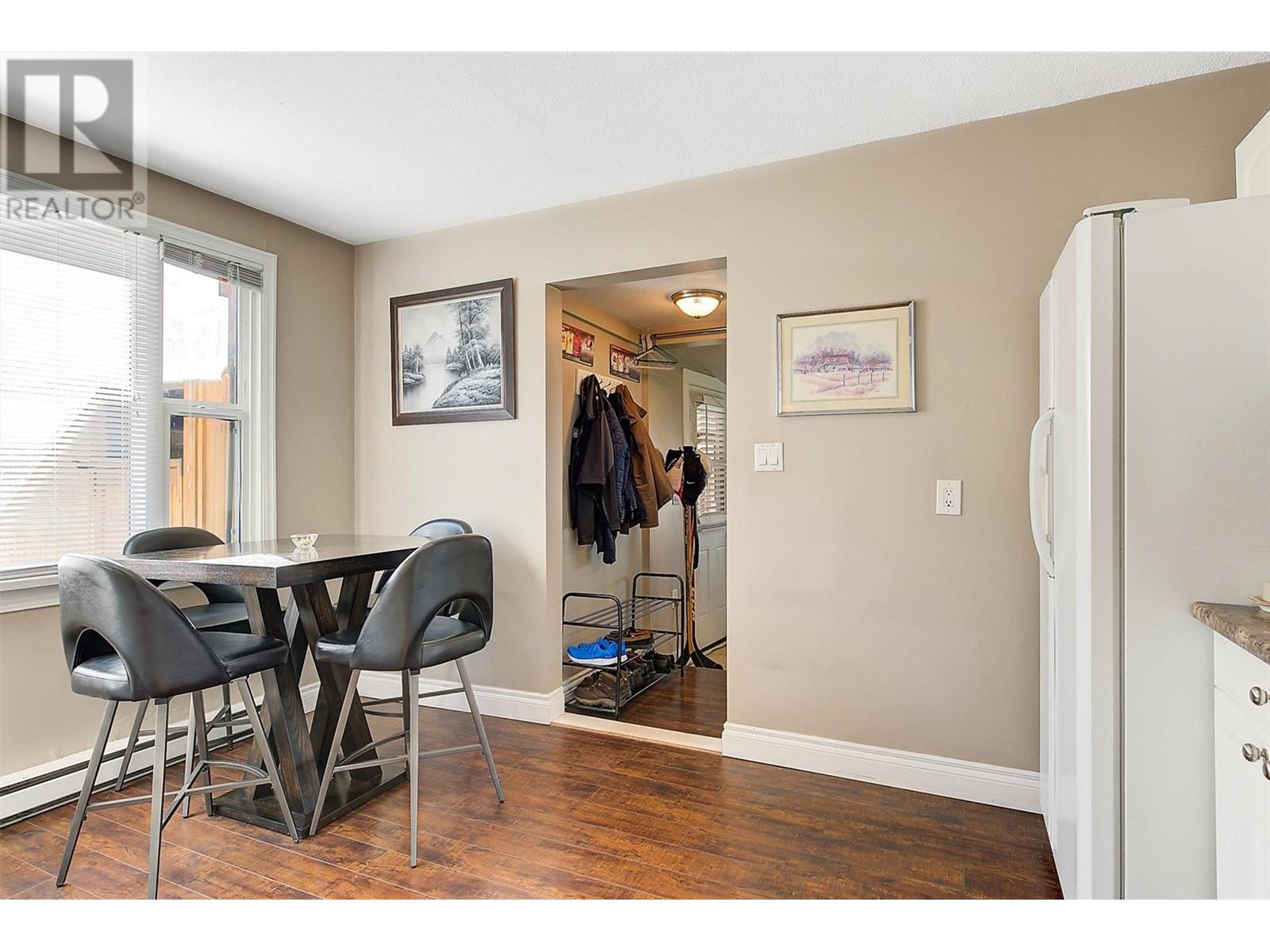 Photo 14 of 559 Cambridge Avenue, Kelowna BC