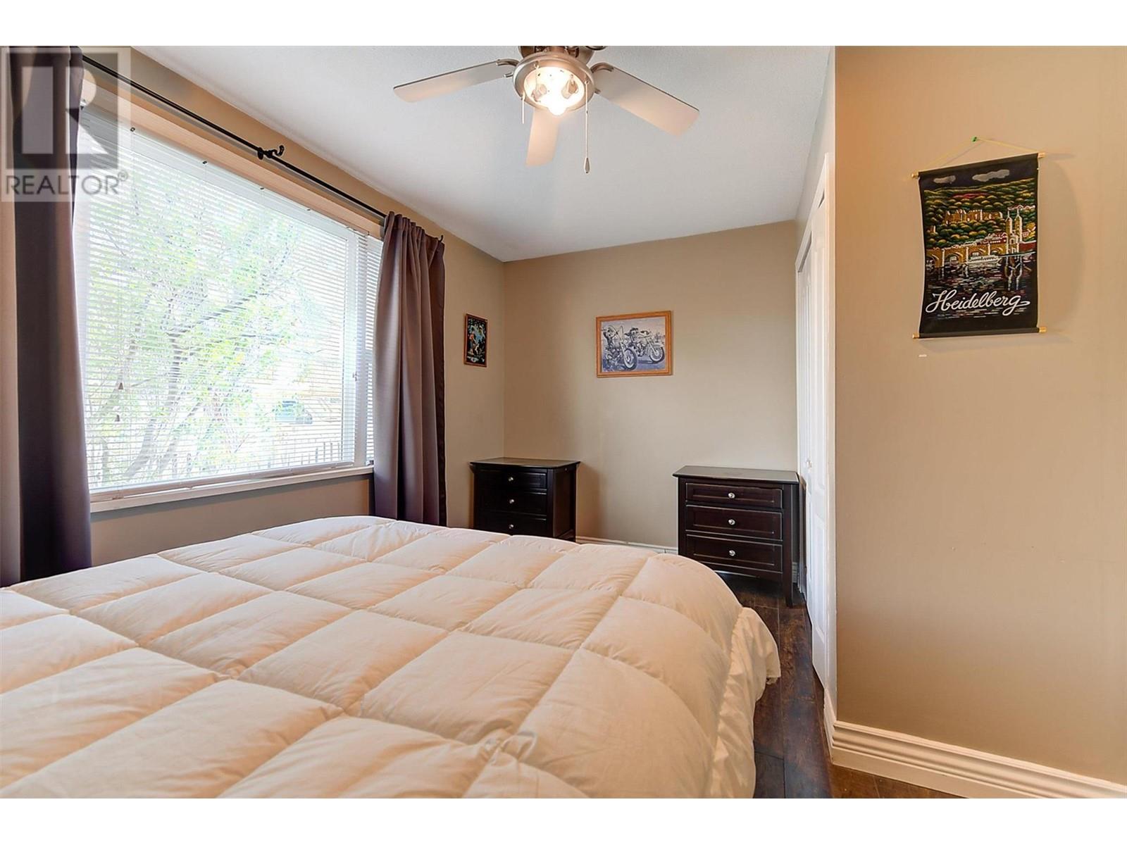 Photo 17 of 559 Cambridge Avenue, Kelowna BC