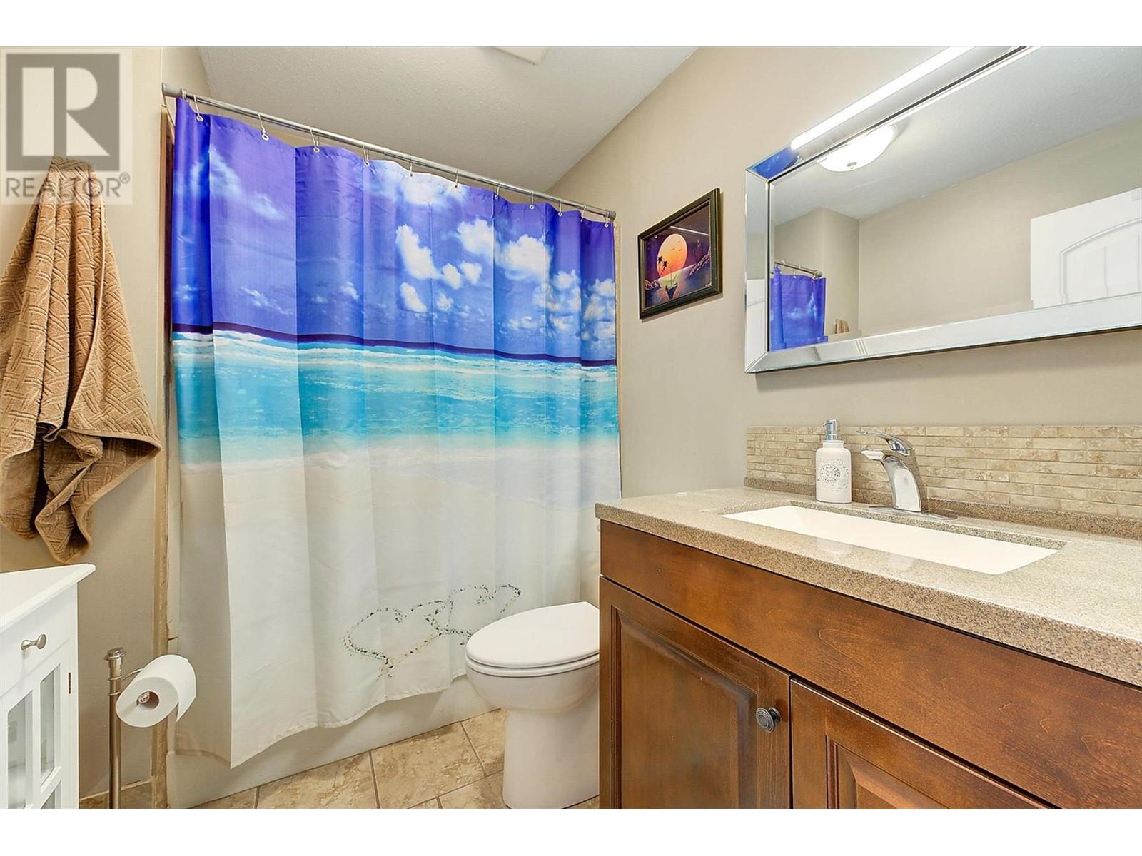 Photo 20 of 559 Cambridge Avenue, Kelowna BC