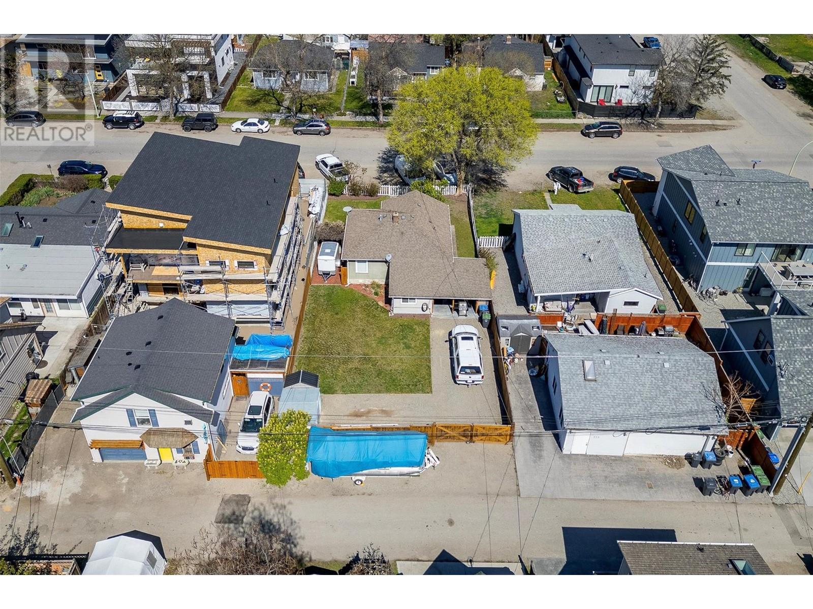 Photo 33 of 559 Cambridge Avenue, Kelowna BC