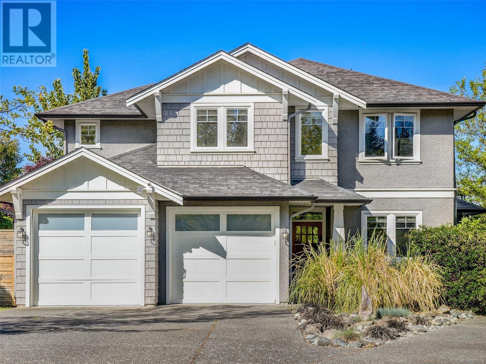  4008 South Valley Drive, Saanich