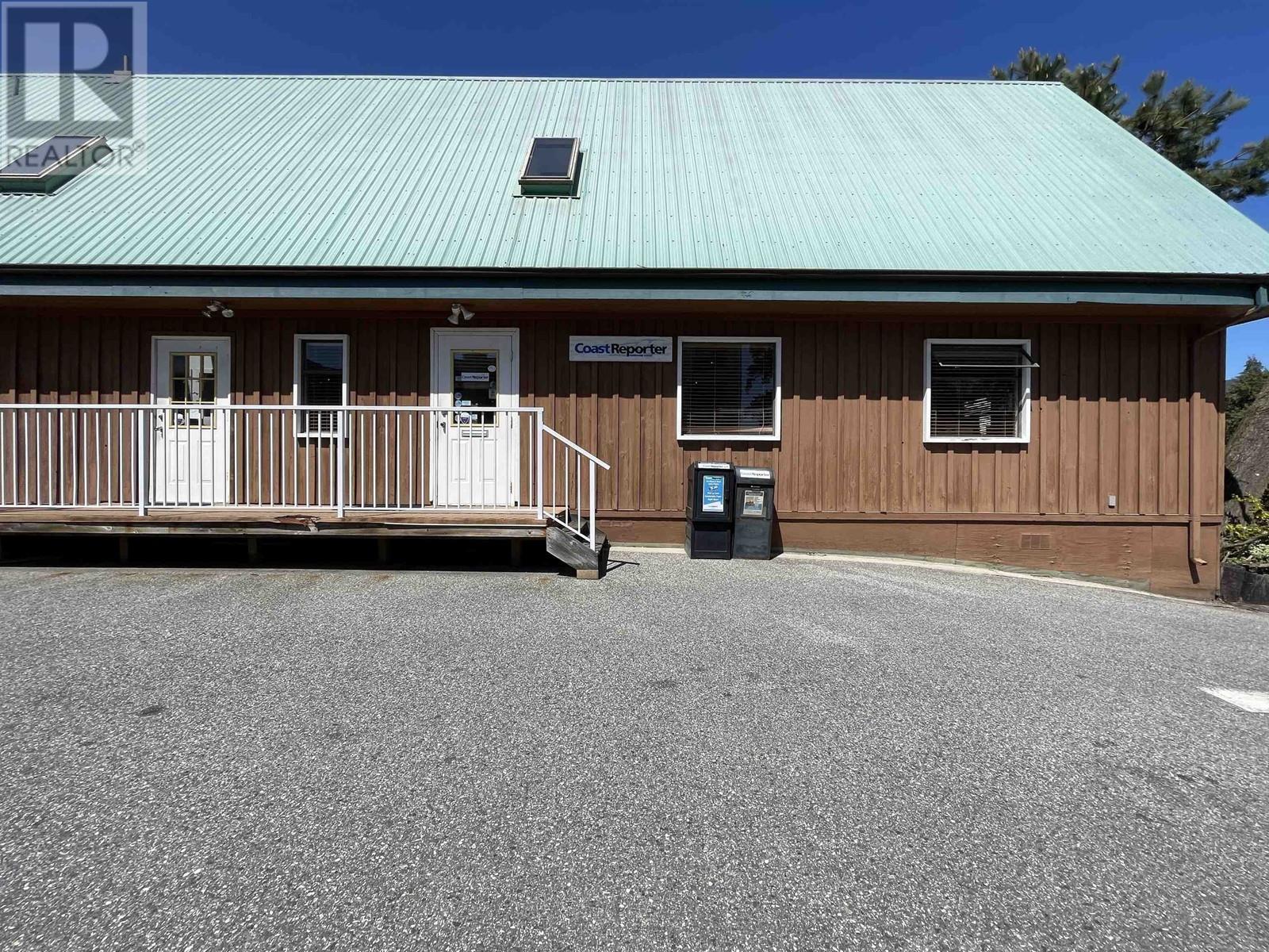 101 5485 Wharf Avenue, Sechelt
