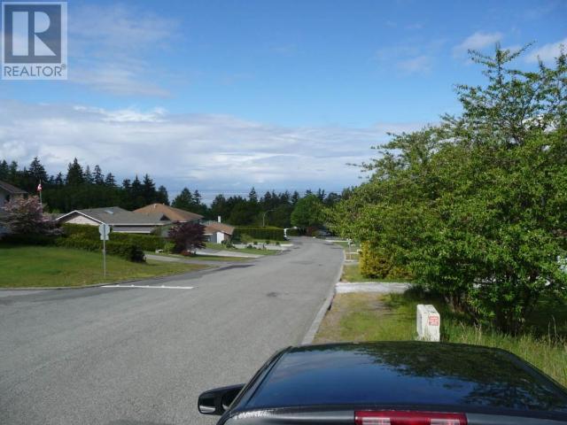 24 HARVIE AVE, Powell River