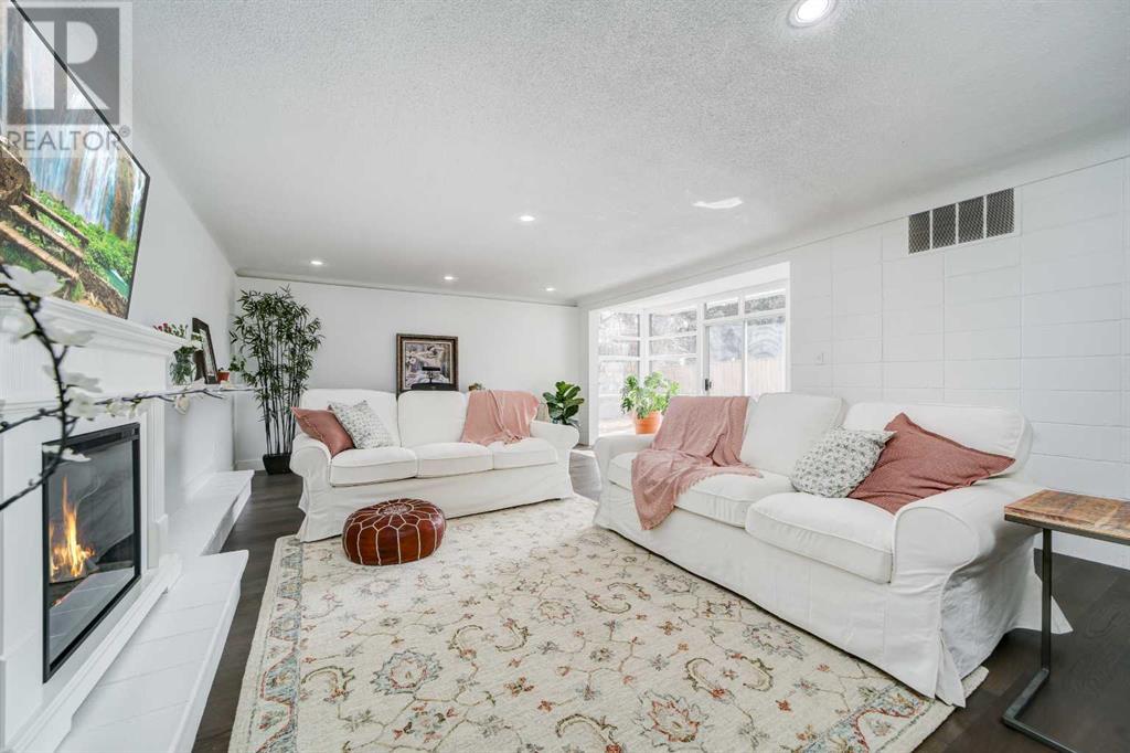 Single Family House for Sale in  Corvette Crescent S Glendale Lethbridge 