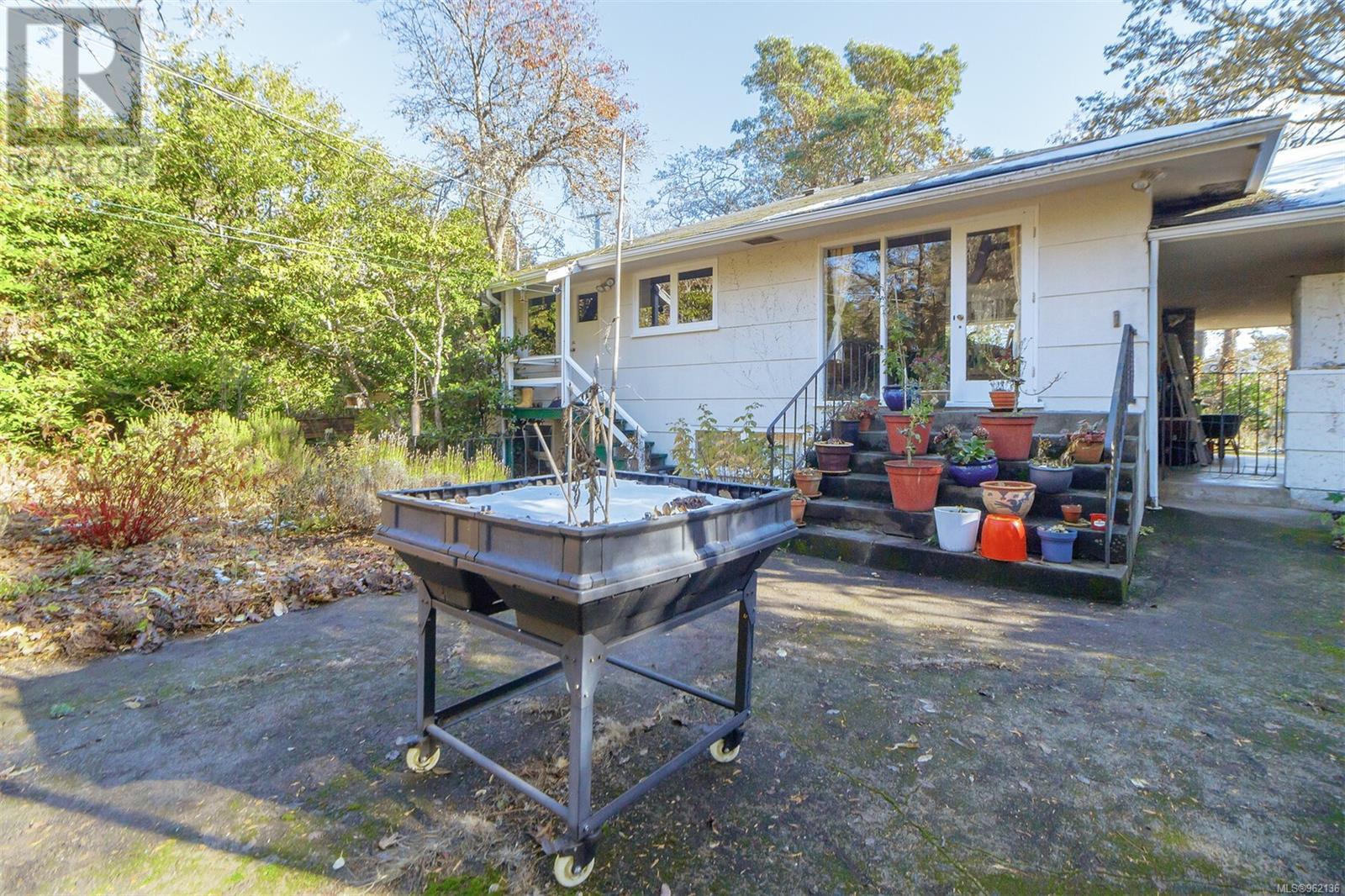  3160 Midland Road, Oak Bay