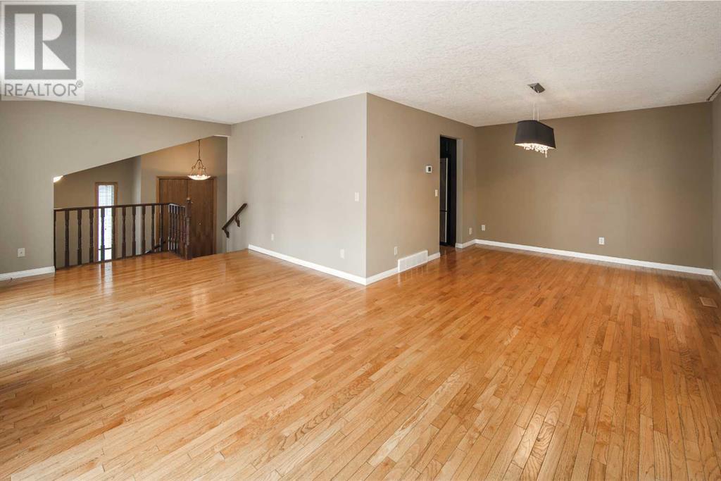 Single Family House for Sale in  Norris Road NW North Haven Calgary 