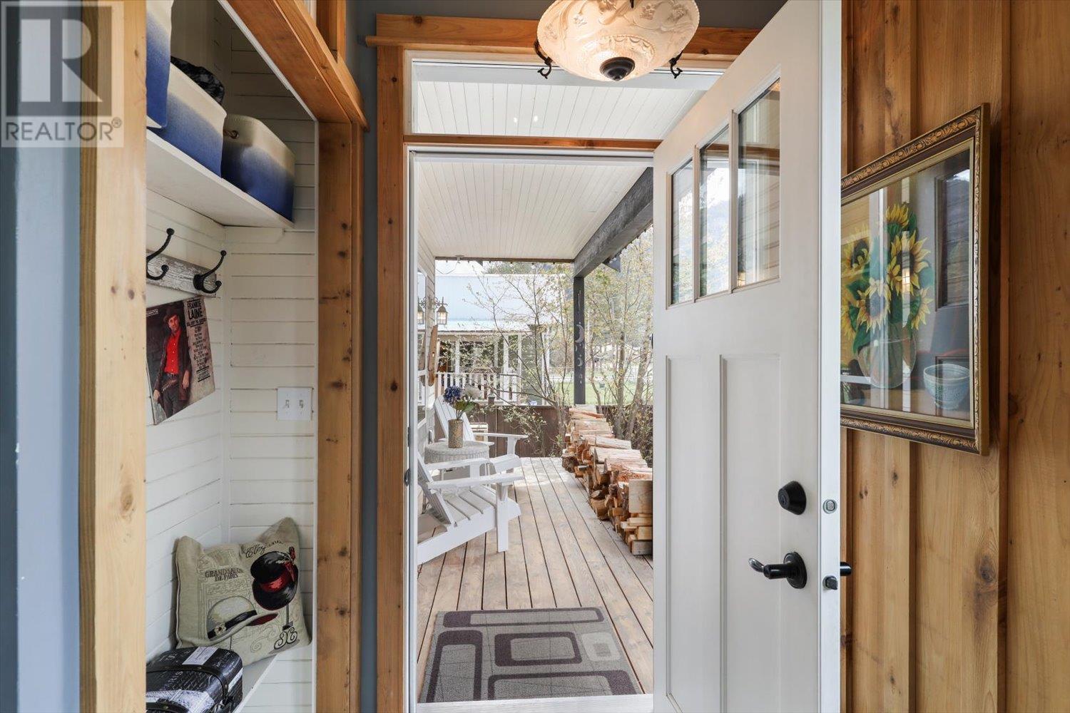 2625 Otter Avenue, Tulameen