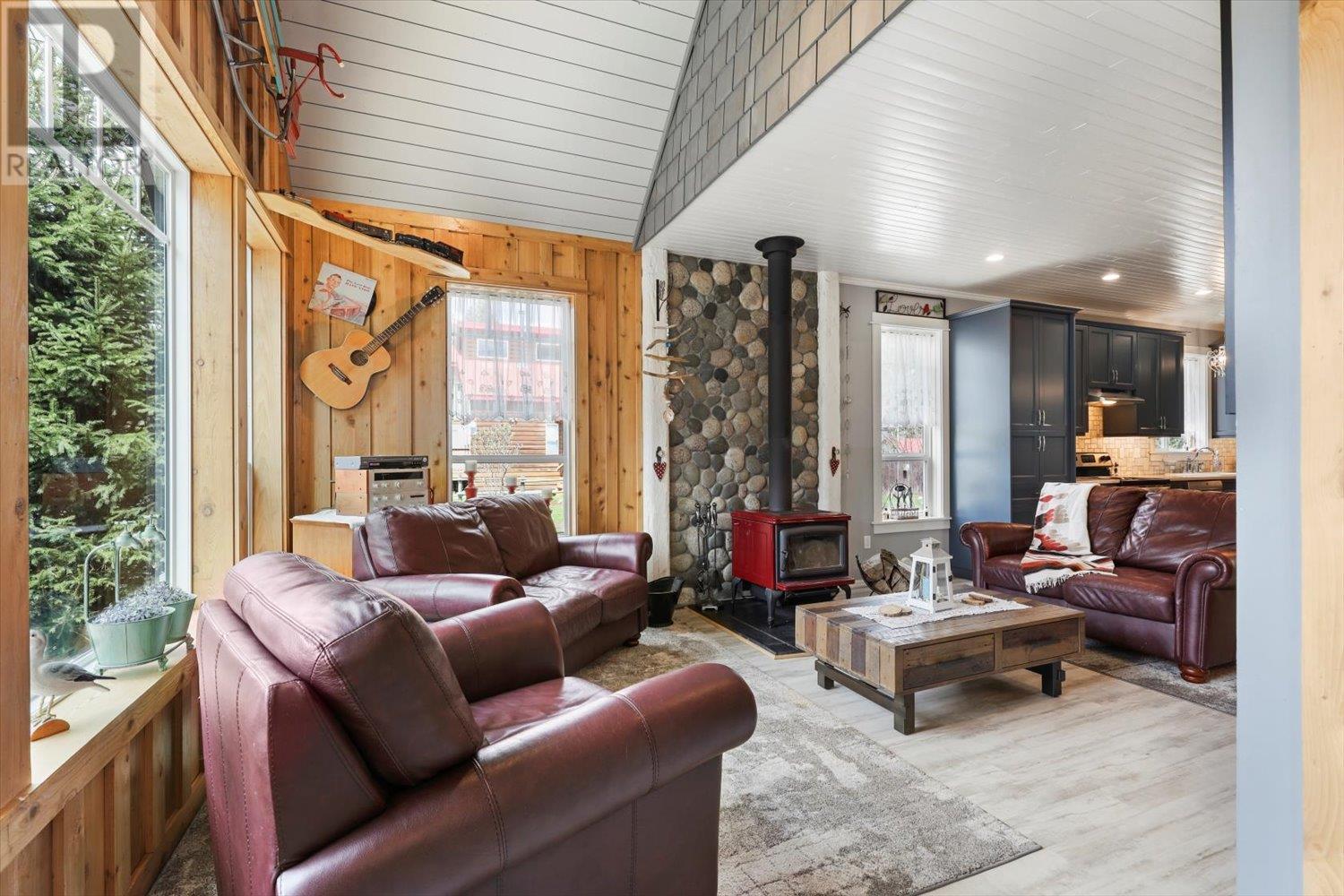 2625 Otter Avenue, Tulameen