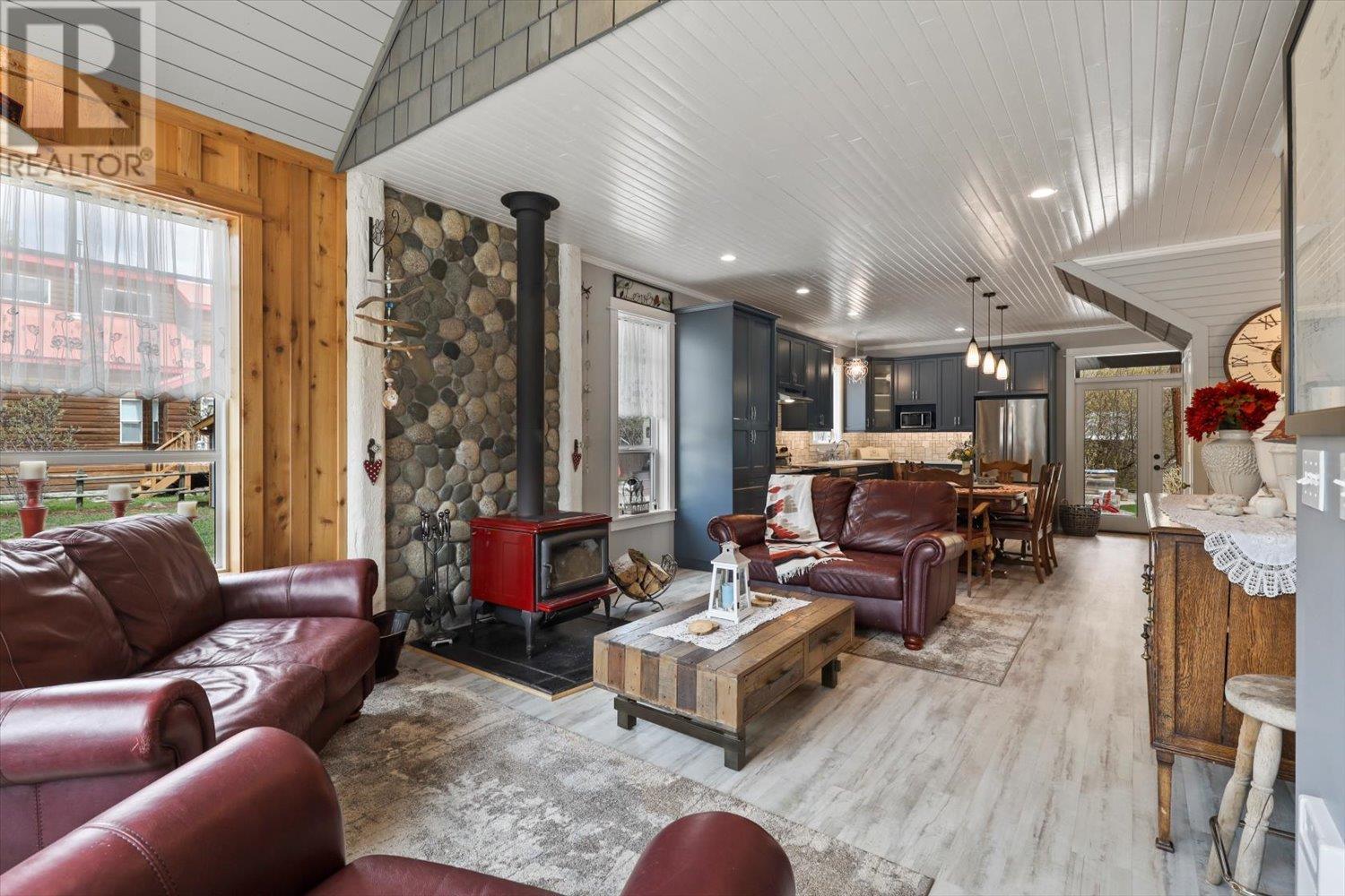 2625 Otter Avenue, Tulameen