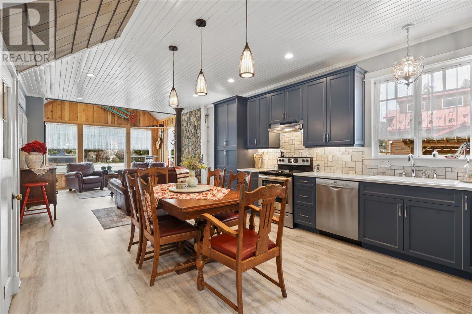 2625 Otter Avenue, Tulameen