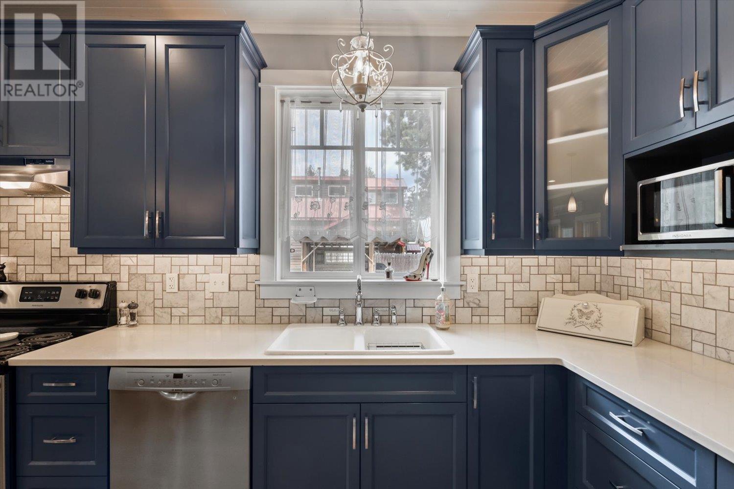 2625 Otter Avenue, Tulameen