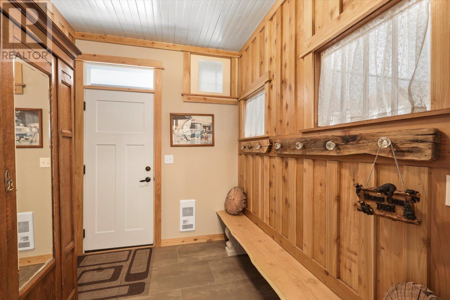 2625 Otter Avenue, Tulameen