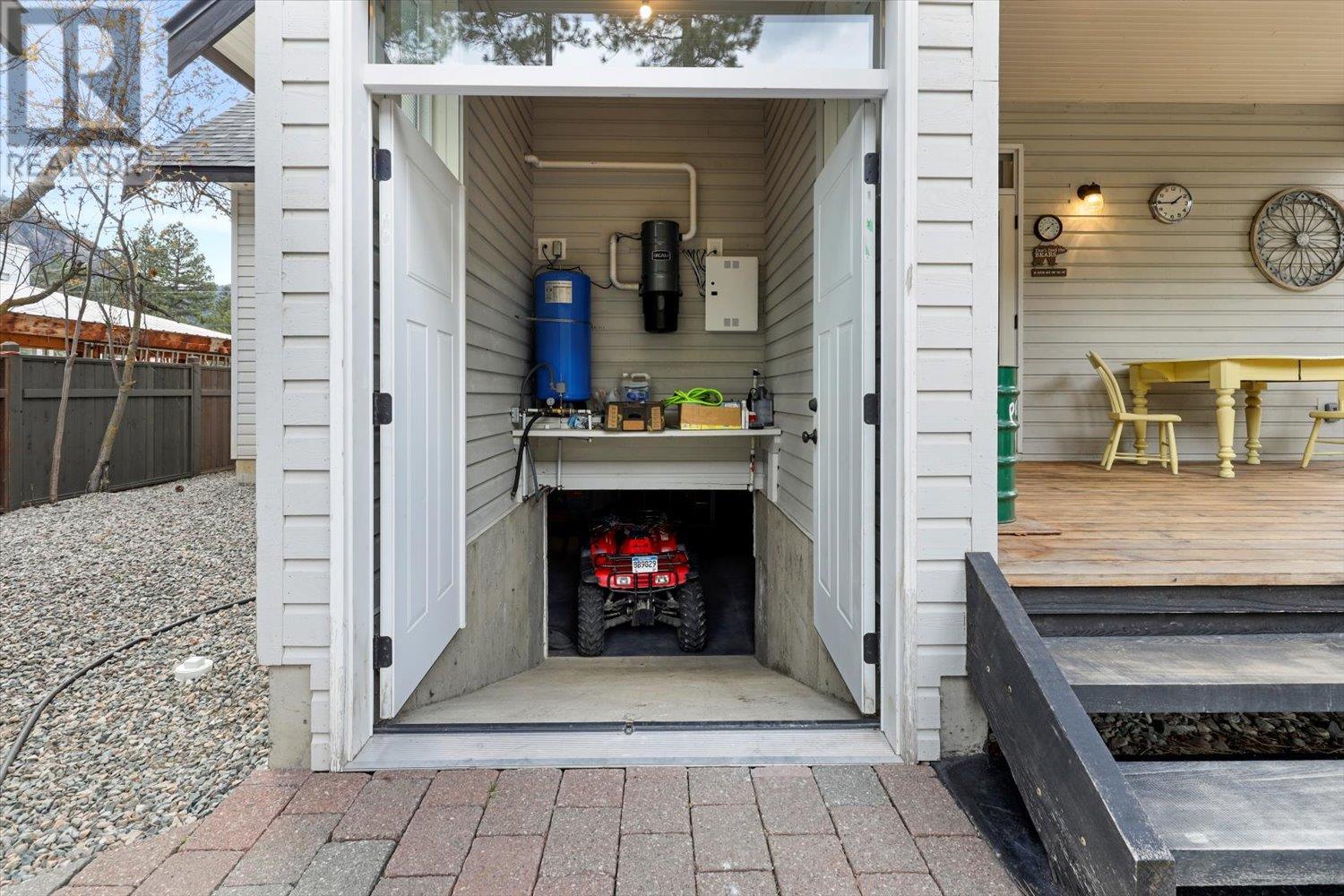 2625 Otter Avenue, Tulameen