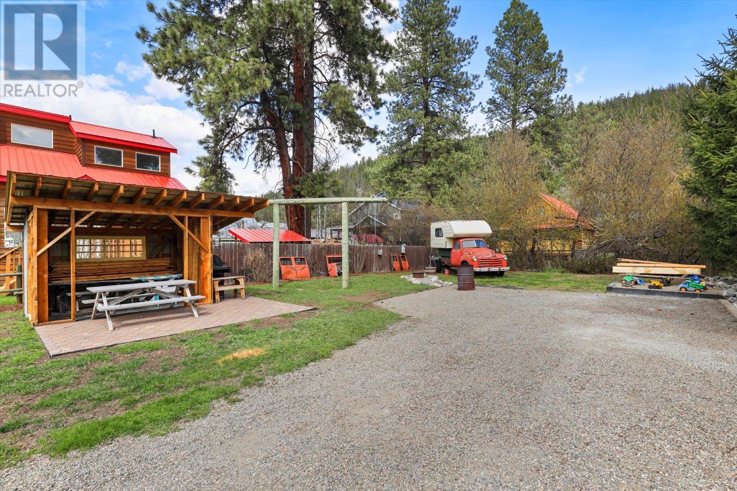 2625 Otter Avenue, Tulameen