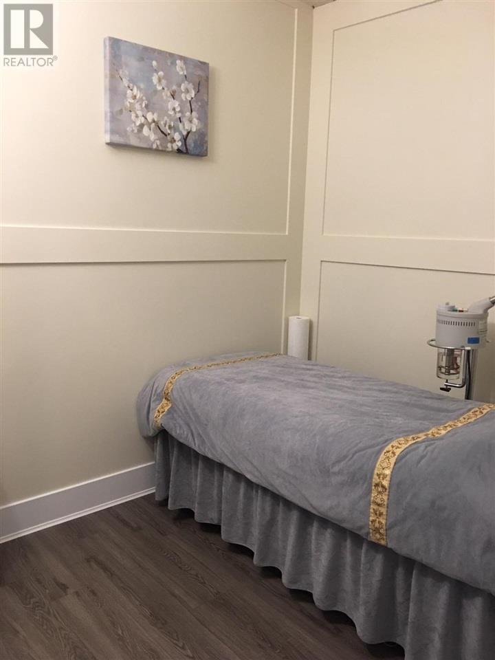 Photo 3 of 2692 W 4th Avenue, Vancouver BC