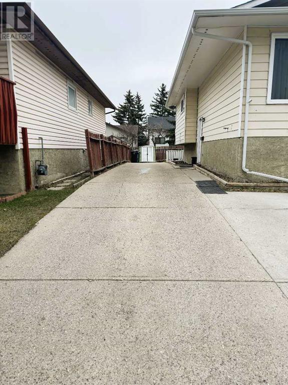 Single Family House Bi-level for Sale in   Avenue NE Whitehorn Calgary 