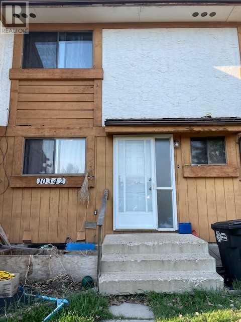 3 Bedroom Townhouse For Sale | 10342 98 Avenue | High Level | T0H1Z0
