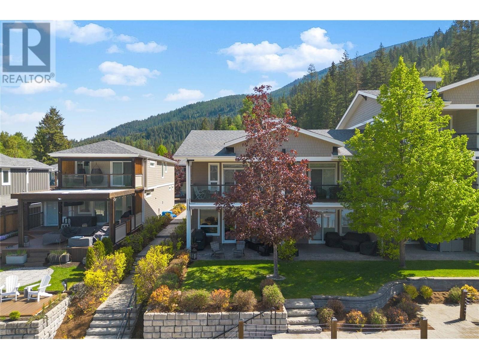 12 8843 97A Highway, Sicamous